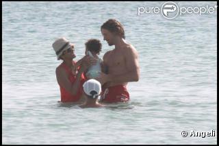 Halle Berry, son compagnon Gabriel Aubry et leur petite Nahla, en vacances à Miami Beach !