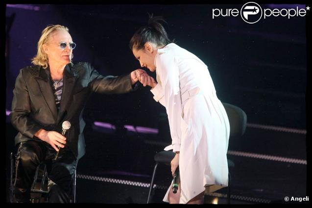 Christophe avec Helena Noguerra en concert sur le bassin de Neptune, dans le parc du château de Versailles, le 15 juillet 2009