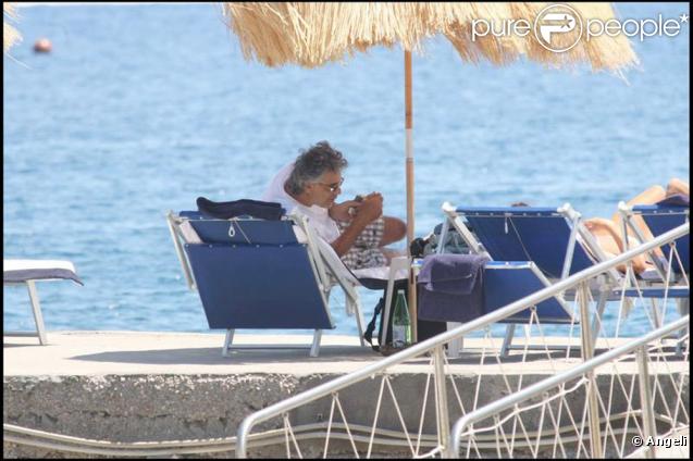 EXCLU : Andra Bocelli passe du bon temps avec sa compagne Vernica Berti à Ischia