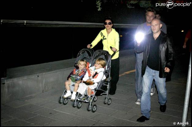 Britney avec son chéri Jason Trawick et ses enfants en Suède (18 juillet au soir)