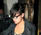 Lily Allen sort d'un restaurant à Londres. 21/07/09