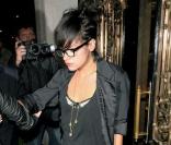 Lily Allen sort d'un restaurant à Londres. 21/07/09