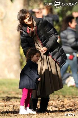 Katie Holmes s'occupe de sa fille Suri à Macedon Melbourne, en Australie