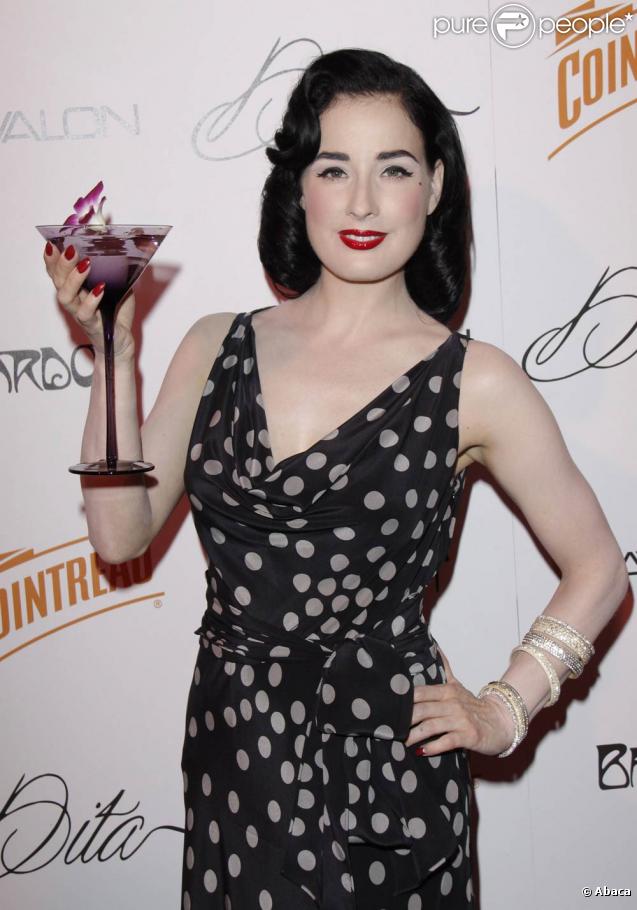 http://static1.purepeople.com/articles/0/36/27/0/@/254068-dita-von-teese-a-l-occasion-du-637x0-2.jpg