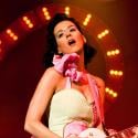 Katy Perry est une joueuse aussi coquine que sexy... Regardez son show et son look délirants ! (Réactualisé)