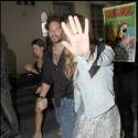 Bar Refaeli et son nouvel amoureux se cachent des flashes à St Trop... tandis que Sarah Marshall s'éclate !