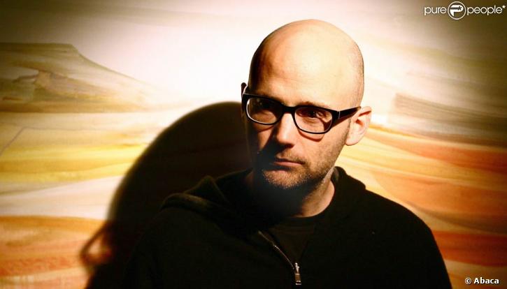 Moby, musicien de renom, reste un artiste proche de ses fans.