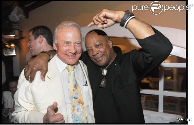 Quincy Jones et Buzz Aldrin à l'Hôtel Byblos de Saint-Tropez. 28/07/09