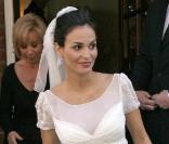 Le top Inès Sastre est sublime dans cette création de la styliste espagnole Alessandra Ferret ! Encollure transparente et robe droite, simplissime et... raffinée ! 