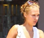 Jessica Alba se prépare pour un week-end en amoureux 