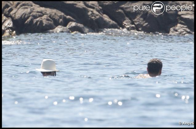 Nicolas et Carla Bruni-Sarkozy en vacances au Cap-Nègre, le 1er août 2009