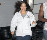 America Ferrera, de plus en plus jolie sur le tournage de la saison 4 d' Ugly Betty . 04/08/09