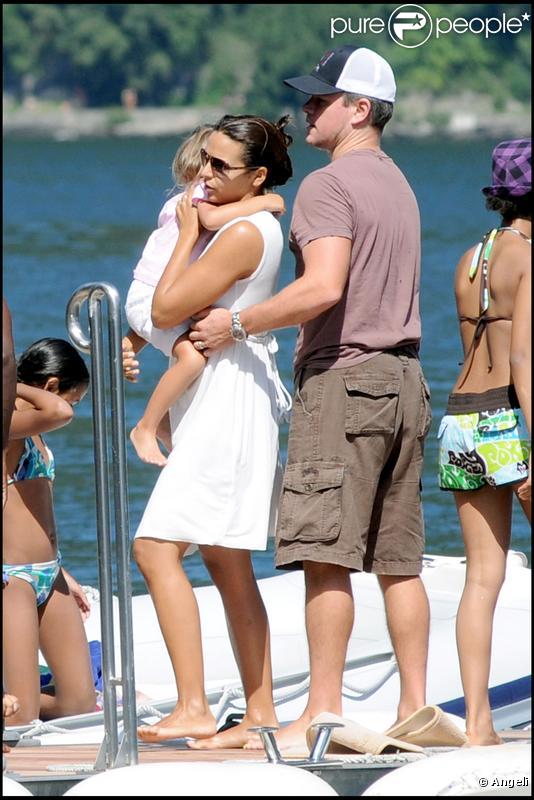 Luciana, Matt et leur petite Isabella se la coulent douce  