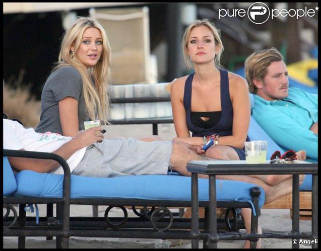 Les héroïnes de l'émission d'MTV , The Hills , sont à la plage... Magnifiques, n'est ce pas ?