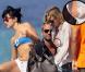 Kate Moss toujours exhibo sur la plage... en compagnie de sa copine Lily Allen !
