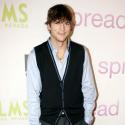 Quand le sexy Ashton Kutcher porte une jolie danseuse... c'est hot ! Regardez !