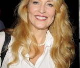 Jerry Hall à la sortie du théâtre (Londres, 11 août 2009)