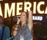 Ashley Tisdale en concert à Glendale, en Californie, le 12 août 2009.