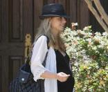 Sarah Michelle Gellar très enceinte va déjeuner à Calabasas