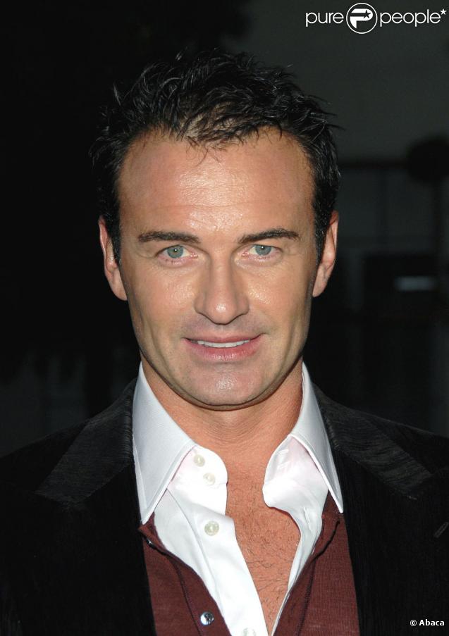 Julian MacMahon de la série 