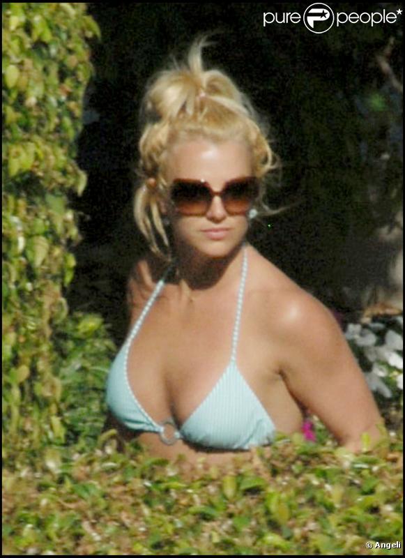 Britney Spears dans sa tenue préférée, le maillot de bain
