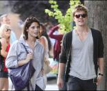 Ashley Greene  et son partenaire dans le film  Twilight , Xavier Samuel, se promènent dans les rues de Vancouver où ils sont en tournage du troisième volet de la saga !