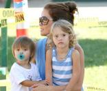 Brooke Burke, Shaya et Heaven Rain s'éclatent dans un parc de Malibu. 25/08/09