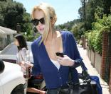 Lindsay Lohan. La jolie actrice est extrèmement inquiète. En effet, des photos d'elle, très compromettantes, pourraient être en possession de voleurs.
