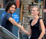 Adrian Grenier dans les rues de New York avec une mystérieuse blonde le 26/08/09