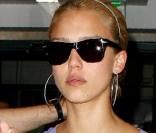 Jessica Alba dans les rues de Santa Monica