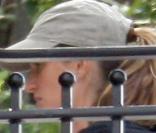 Gisele Bündchen sur la terrasse de son appartement à Boston, bien enceinte !