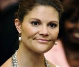 La princesse Victoria de Suède et son impressionnant sautoir à Bruxelles, le 9 septembre 2009