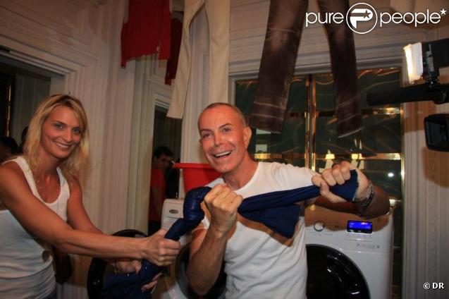 Jean-Claude Jitrois a prouvé que son nouveau jean 5 poches en cuir était résistant ! 