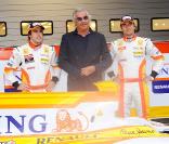 Flavio Briatore au début de la saison 2009 avec Fernando Alonso et Nelson Piquet Jr.