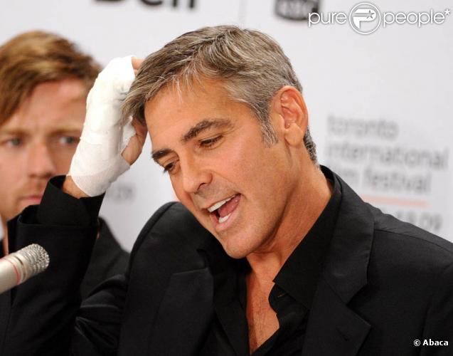 George Clooney, avec Jeff Bridges et Ewan McGregor, a tenu une conférence de presse pour The Men Who Stare At Goats au festival de Toronto, le 11 septembre 2009