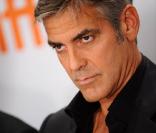 George Clooney, avec Jeff Bridges et Ewan McGregor, a tenu une conférence de presse pour présenter The Men Who Stare At Goats au festival de Toronto, le 11 septembre 2009