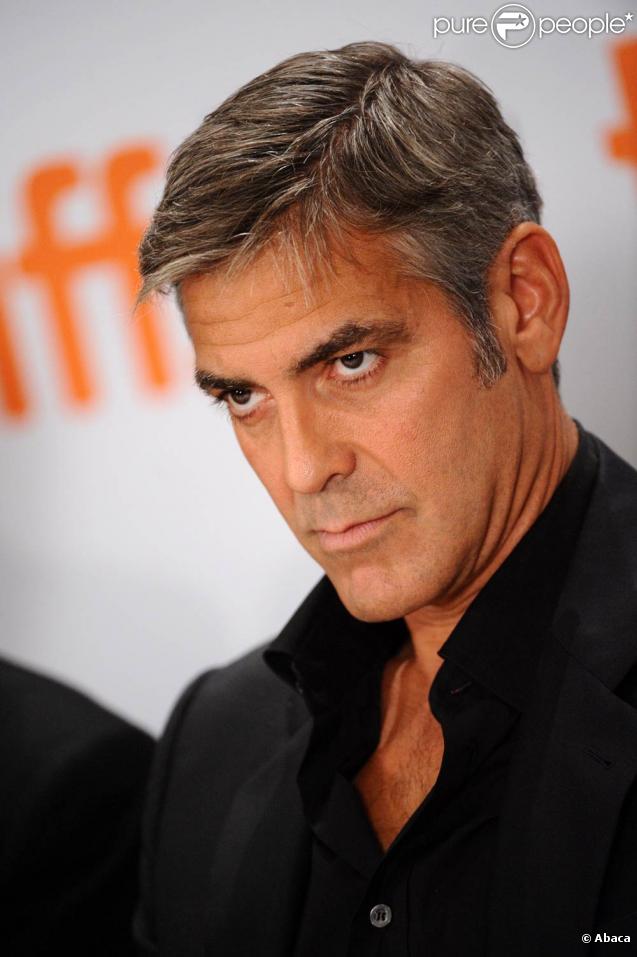 George Clooney, avec Jeff Bridges et Ewan McGregor, a tenu une conférence de presse pour présenter The Men Who Stare At Goats au festival de Toronto, le 11 septembre 2009