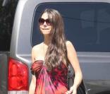 Oksana Grigorieva enceinte de Mel Gibson, sort d'une clinique dermatologique à Los Angeles
