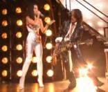 Katy Perry et Joe Perry aux MTV Video Music Awards 2009, reprenant  We will rock you  de Queen 