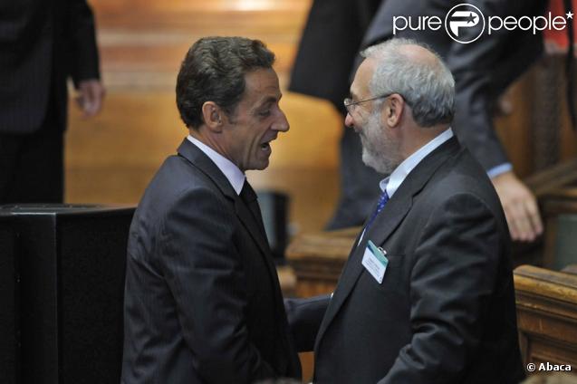 Nicolas Sarkozy et Joseph Stiglitz lors de la remise du rapport de sa Commission, le 14/09/09, à la Sorbonne.