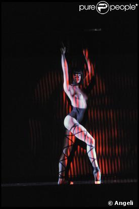  Désirs , le nouveau show du Crazy Horse, mis en scène par Philippe Decouflé, démarrera le 21 septembre 2009 !