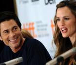 Jennifer Garner simplement radieuse au festival de Toronto au côté de Rob Lowe<br />