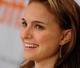 Natalie Portman pleine de grâce, à l'occasion de la présentation de  Love and other impossible pursuits , lors du 34e Festival International du Film de Toronto, le 16 septembre 2009 !
