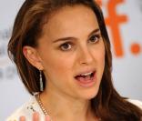 La magnifique Natalie Portman, à l'occasion de la présentation de  Love and other impossible pursuits , lors du 34e Festival International du Film de Toronto, le 16 septembre 2009 !