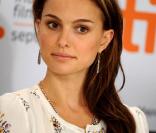 La magnifique Natalie Portman, à l'occasion de la présentation de  Love and other impossible pursuits , lors du 34e Festival International du Film de Toronto, le 16 septembre 2009 !