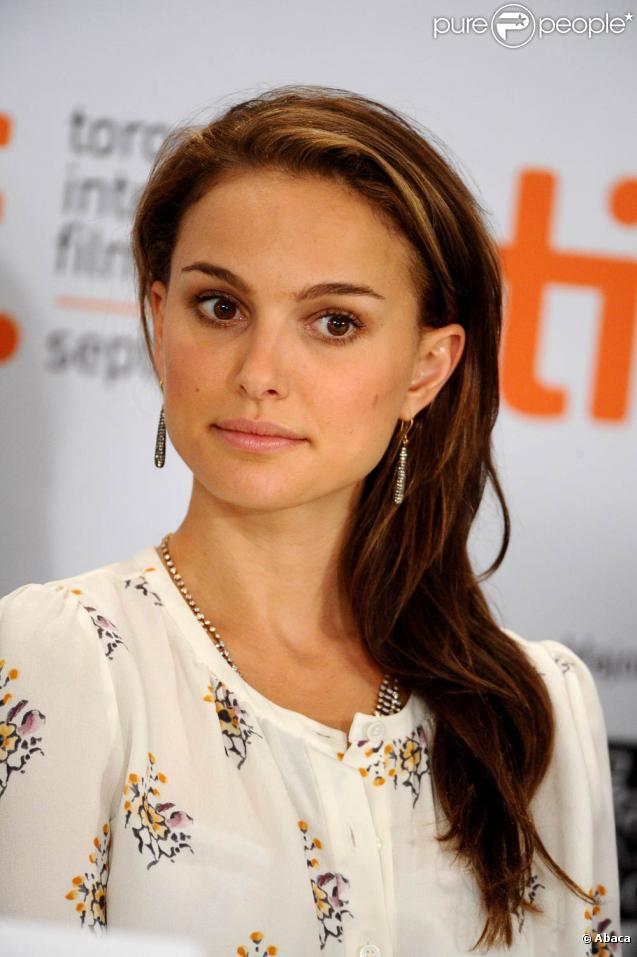 La magnifique Natalie Portman, à l'occasion de la présentation de  Love and other impossible pursuits , lors du 34e Festival International du Film de Toronto, le 16 septembre 2009 !