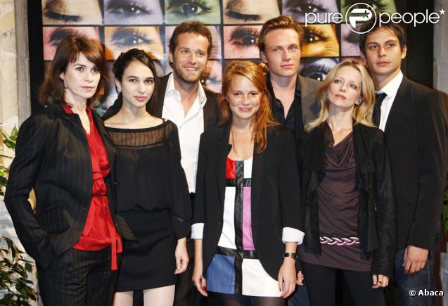Valérie Kaprisky, Lisa Masker, Guillaume Cramoisan, Laure Marsac, Kevin Antoine, Juliet Lemonnier et Bruno Garcia 