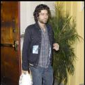 Adrian Grenier : Ni brune ni blonde à l'horizon, le beau brun passe sa soirée... tout seul !