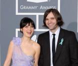 Zooey Deschanel et son fiancé Ben Gibbard en février 2009 