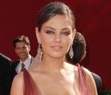 Mila Kunis à la cérémonie des Emmy à Los Angeles le 20/09/09